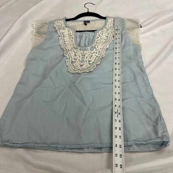 HeartSoul Chambray Lace‎ Crochet Trim V Neck Top. - Picture 4 of 6